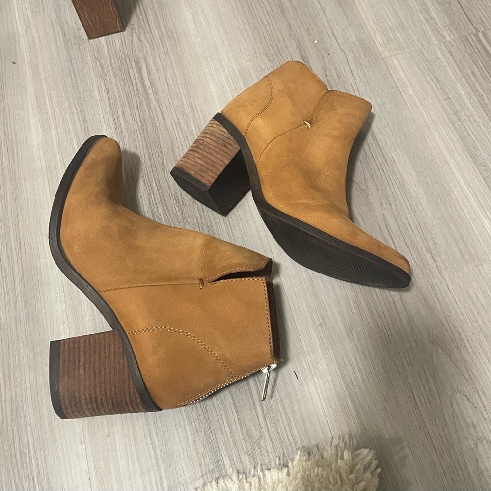 Steve Madden Brown Suede Booties